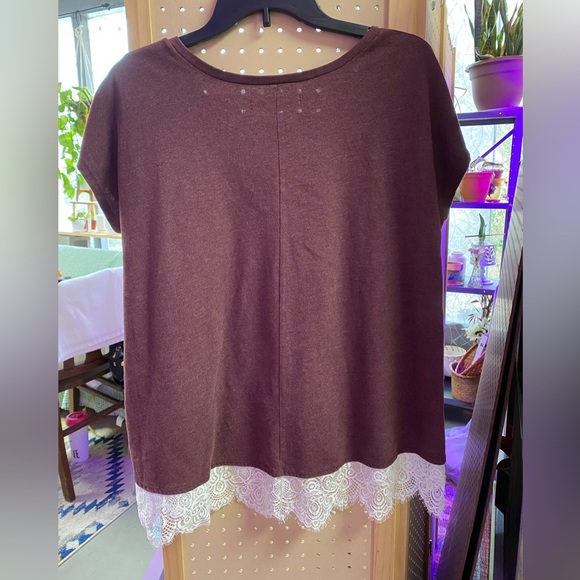 Abercrombie and Fitch laced Tee - Picture 2 of 3